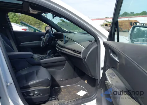 2024 Cadillac Xt4 Awd Premium Luxury z USA, uszkodzony, nr VIN 1GYFZDR43RF147835